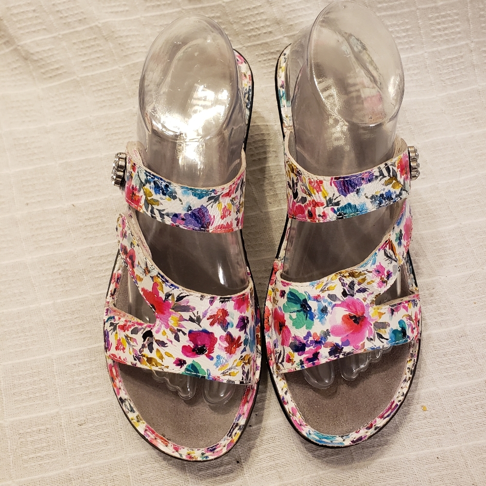 ALEGRIA floral velcro sandals